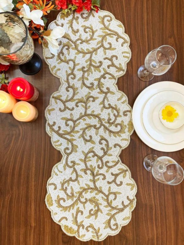 Table Linens | Classic Floral Motif Beaded Table Runner – White/Gold Kitchen Table Linens