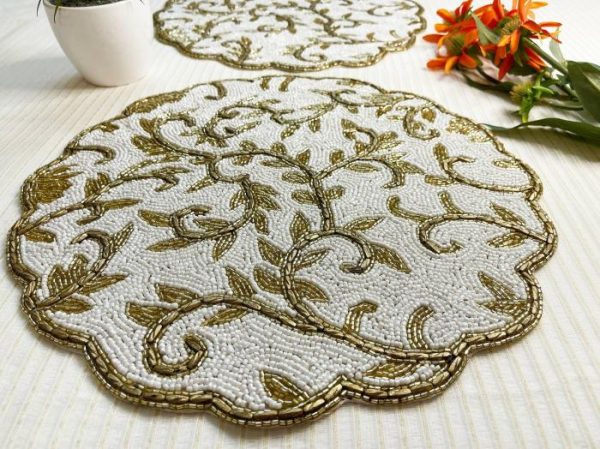 Table Linens | Classic Floral Motif Beaded Table Runner – White/Gold Kitchen Table Linens