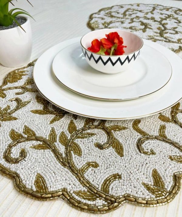 Table Linens | Classic Floral Motif Beaded Table Runner – White/Gold Kitchen Table Linens