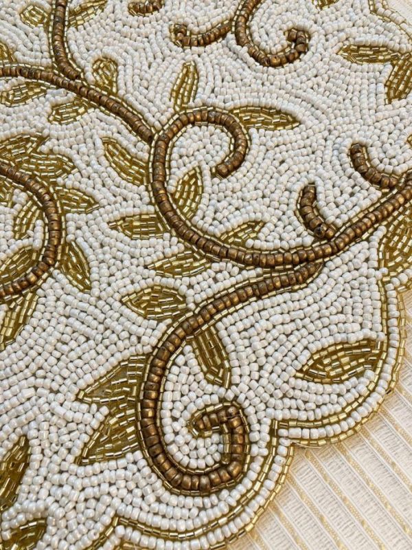 Table Linens | Classic Floral Motif Beaded Table Runner – White/Gold Kitchen Table Linens